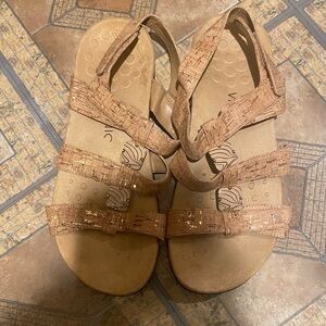 Vionic women sandals